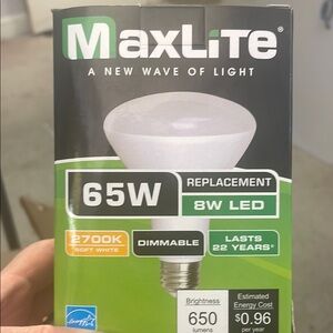MaxLite case of 12,       8W LED Dimmable 2700k soft white Replacement Bulb